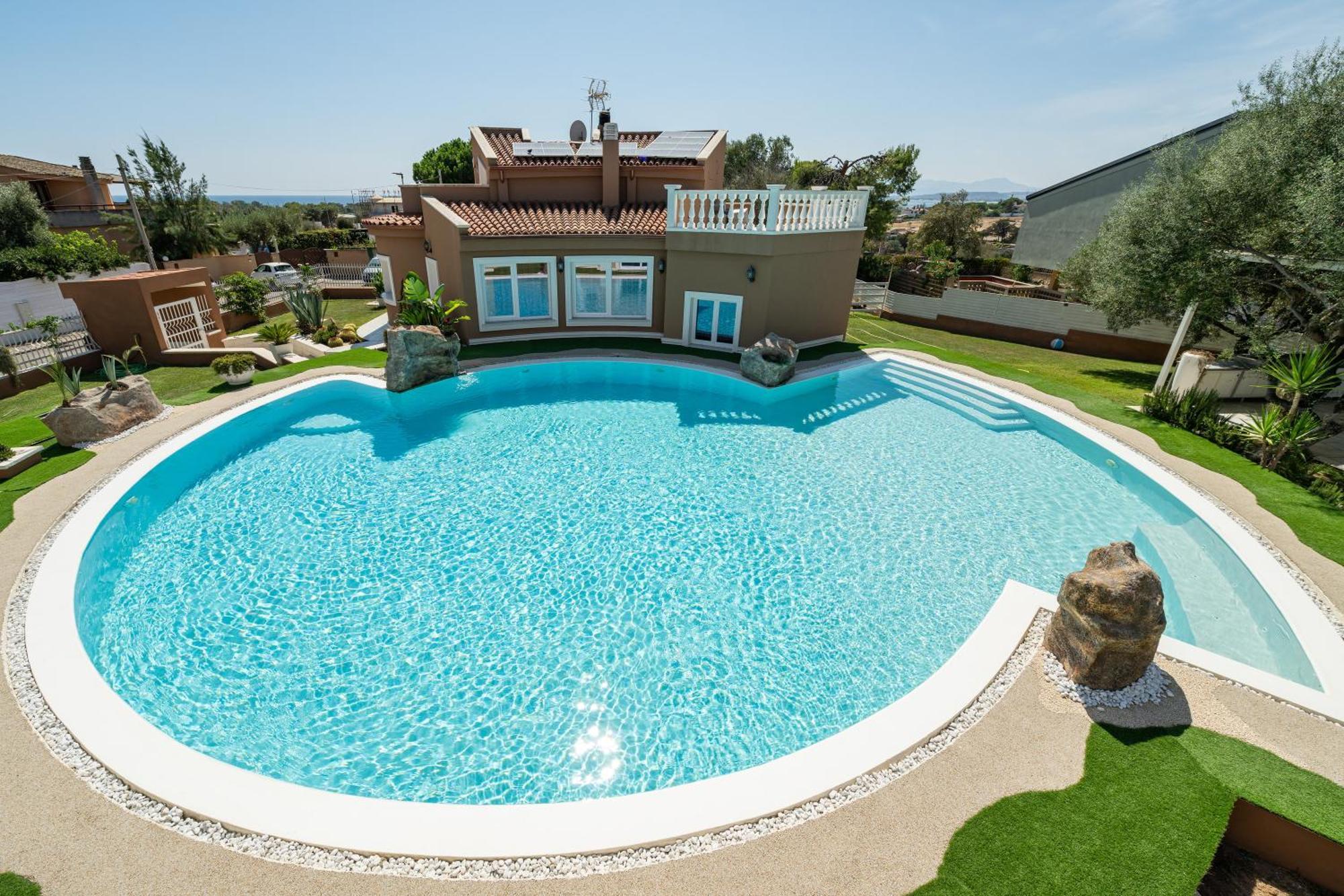 Villa Leon With Private Pool Quartu SantʼElena Exterior foto